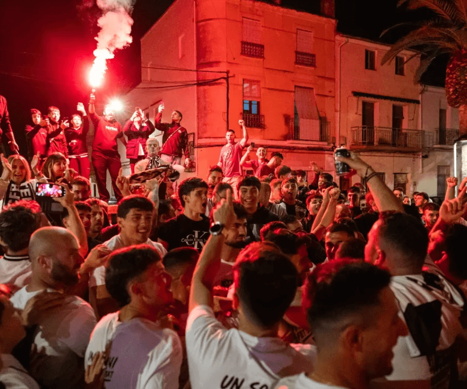 La afición albinegra